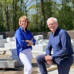Astrid en Frans op de bouwplaats.jpeg