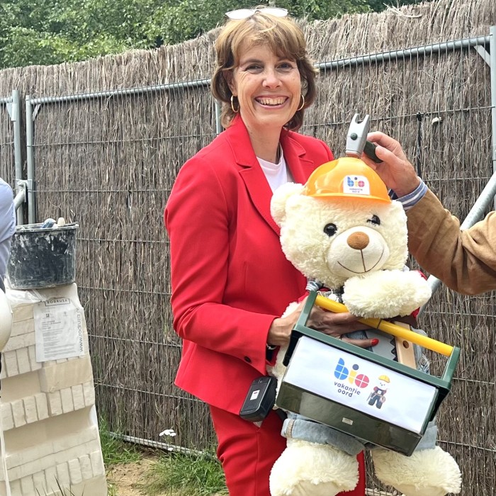 Astrid BioBouwBeer eerste steen
