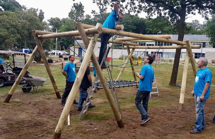 Schommel op speelpark wordt vervangen door AkzoNobel.